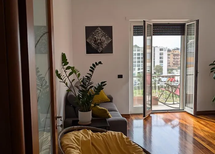 Spacious And Silent Two-Bedroom Apartment In Tor Marancia